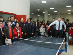 Erzurum Emniyetinden tenis ve kayak kursu