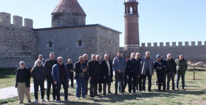 Bayburtlu emekliler Erzurum'u gezdi