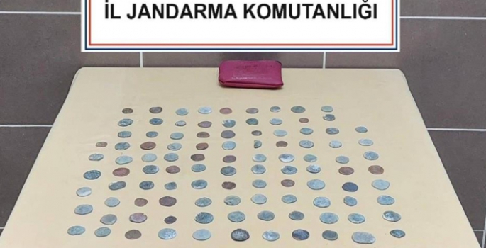 Bizans dönemine ait 104 sikke ele geçirildi