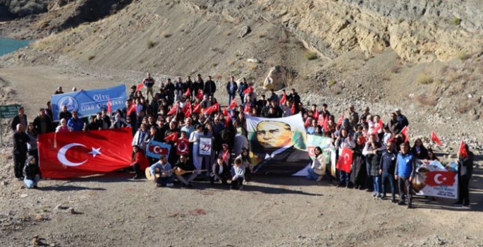 Doğa yürüyüşü ile Cumhuriyet coşkusunu yaşadılar