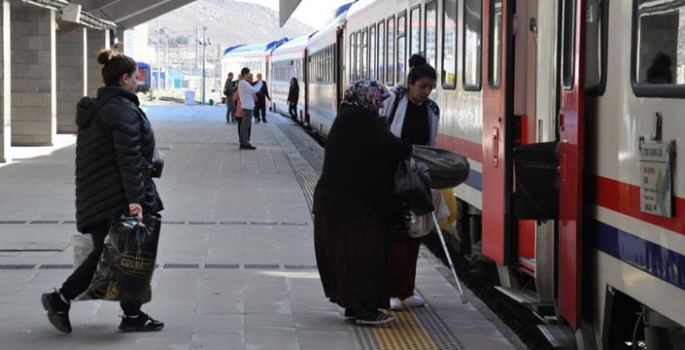 Doğu Ekspresi'nde bayram yoğunluğu