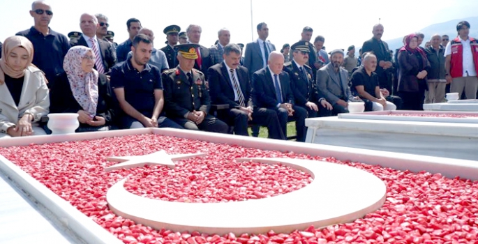 Erzurum’da 15 Temmuz şehitleri anıldı