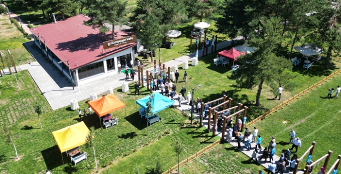 Erzurum’da bir ilk: Gülümseyen Kafe açıldı