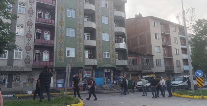 Erzurum’da taşlı sopalı kavga!