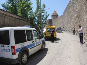 ERZURUM'DA ARAÇTAN HIRSIZLIK