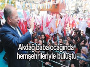 Akdağ baba ocağında hemşehrileriyle buluştu