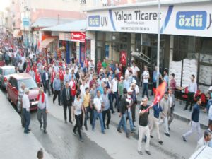 Pasinler'de ve İspir'de darbe girişimine büyük tepki