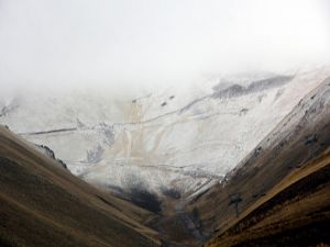 Erzurum'da yüksek kesimlerde kar yağışı