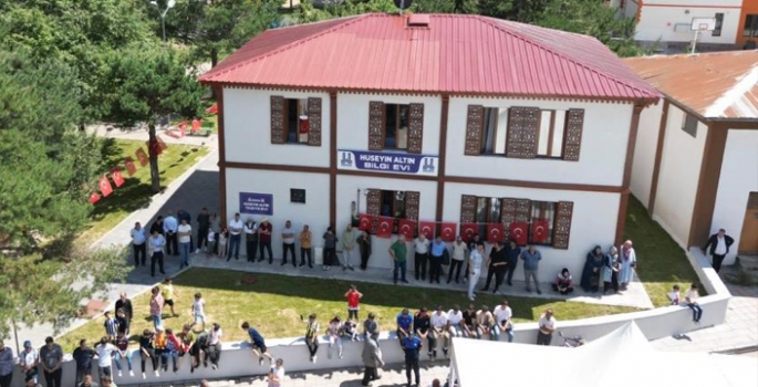 Hüseyin Altın Bilgi Evi açıldı