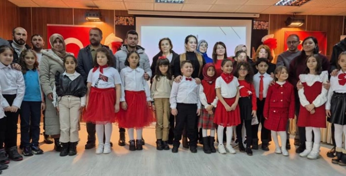 İstiklâl Marşı'nı güzel okumak için yarıştılar