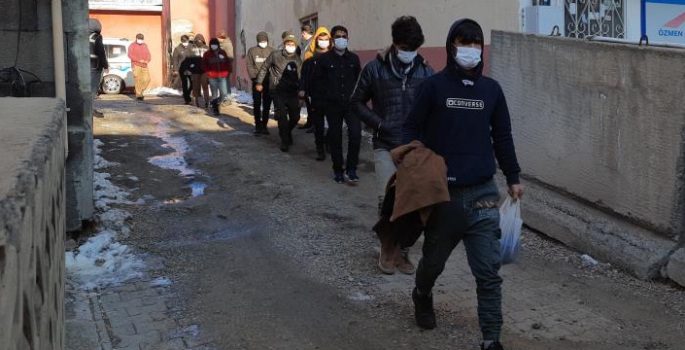 Kars’ta yakalandı, Erzurum’a gönderildiler