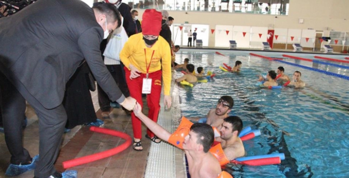 Mutlu Çarşamba ile yüzleri güldü