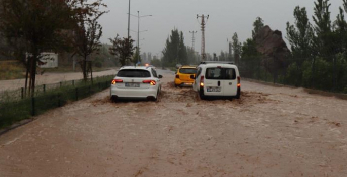 Oltu’da hayatı felç etti