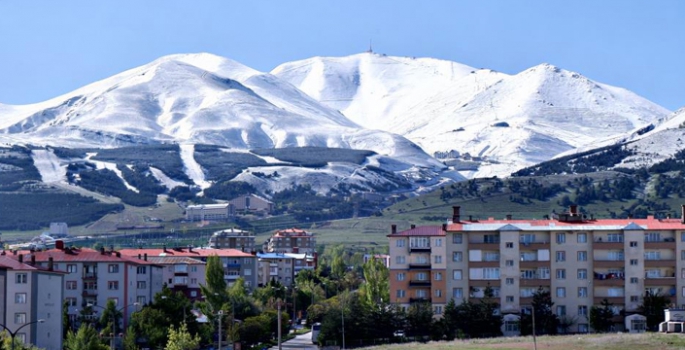 Palandöken beyaza büründü