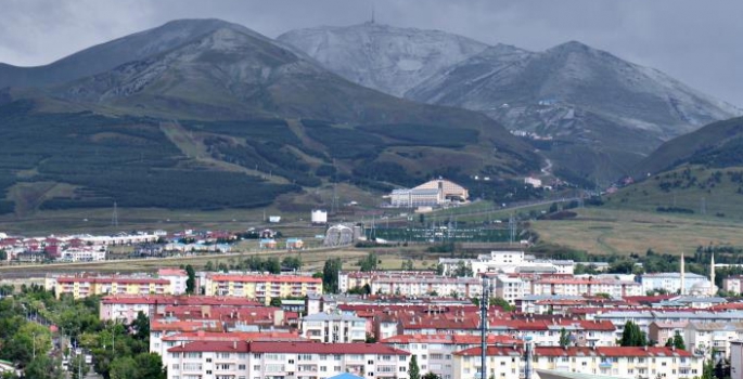 Palandöken beyaza büründü