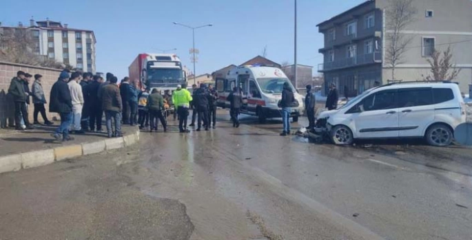 Petrol istasyonunda kaza: 2 yaralı