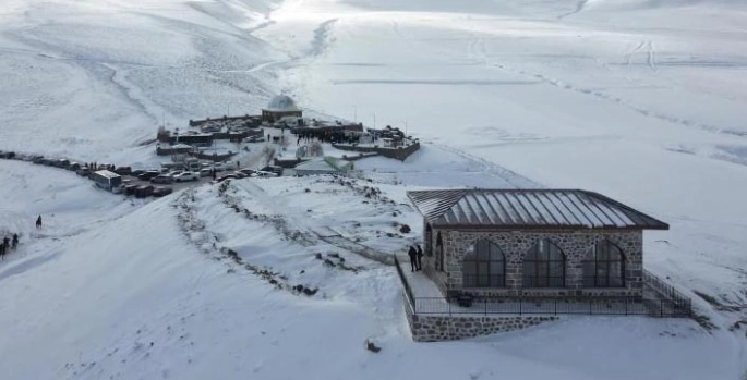 Pir Ali Baba Türbesi yenilendi