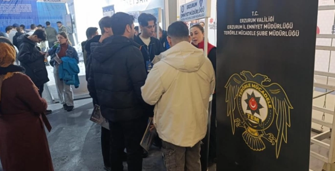 Polis gençleri bilgilendiriyor