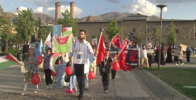 Sağlık çalışanları 44 haftadır lanet yağdırıyor