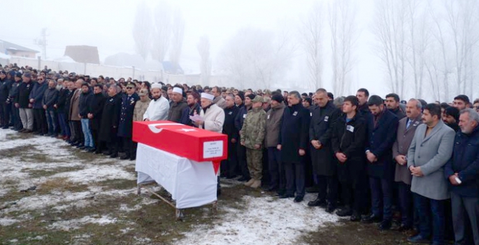 Şehit astsubay gözyaşı ve dualarla uğurladı