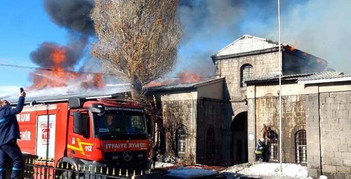 Taş Ambarlarda korkutan yangın