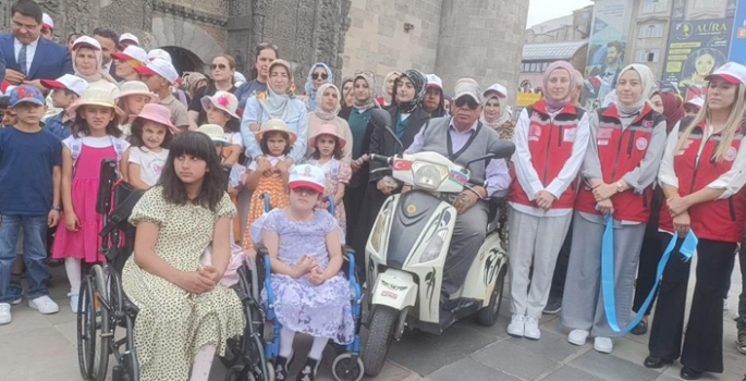 ‘Umudun Renkleri’ kapılarını açtı